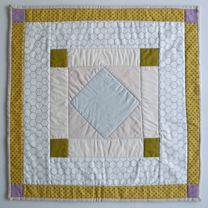 Mini Quilt of the Month, October: Amish Diamond | Purl Soho