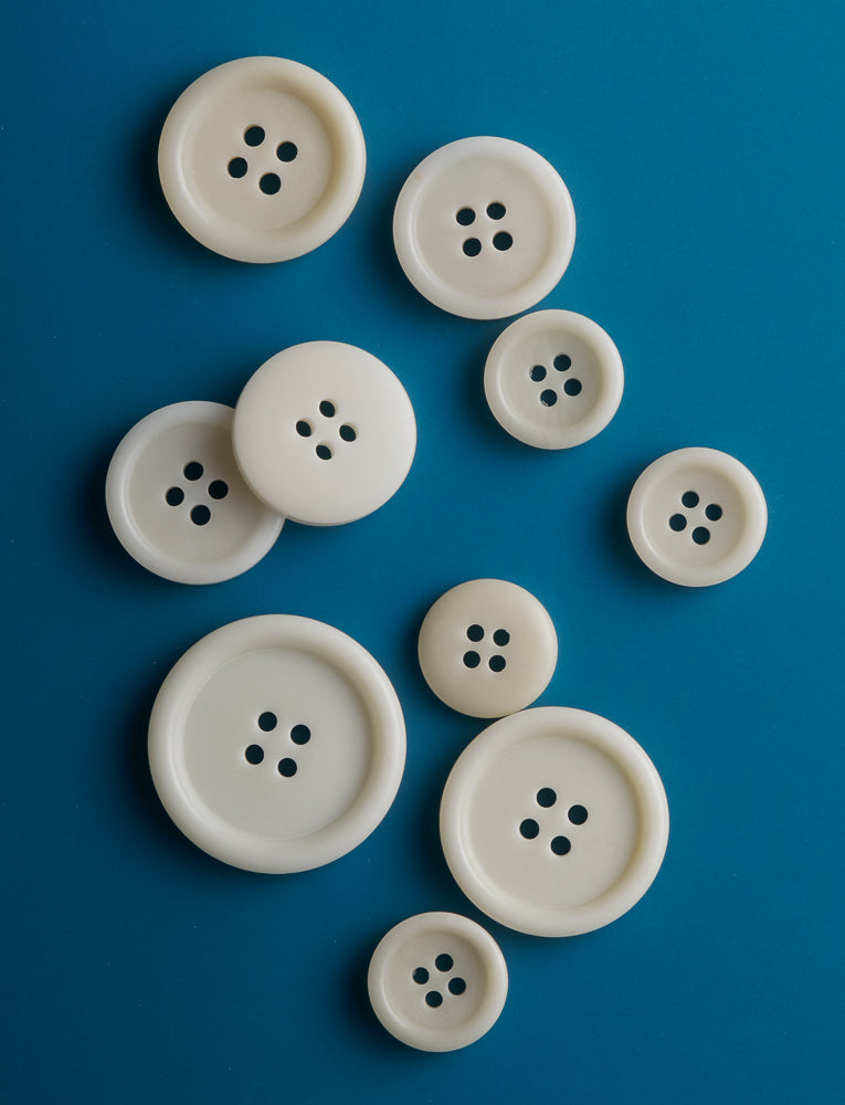 Rimmed Corozo Button, Warm White