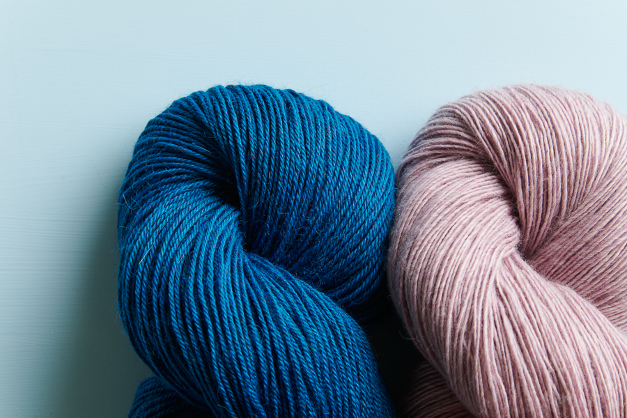 Newsprint Cowl In Line Weight + Quartz | Purl Soho