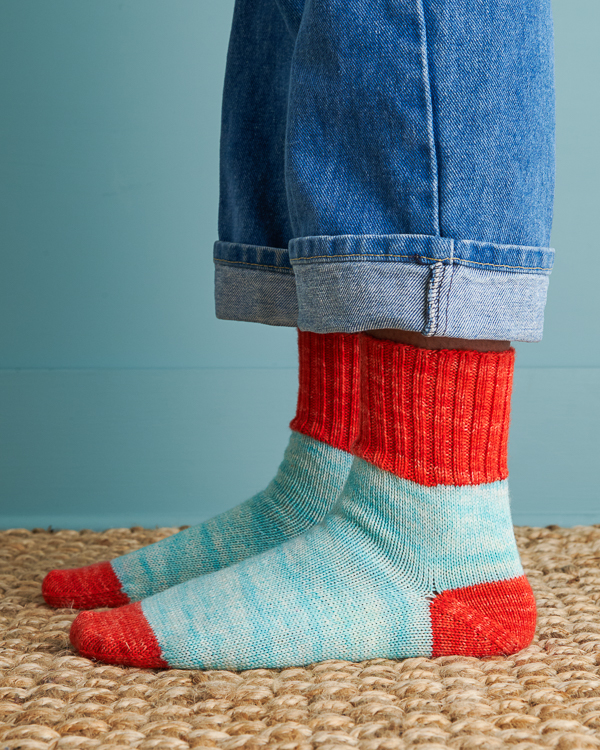 Easy Heel Colorblock Socks in Fine Print | Purl Soho