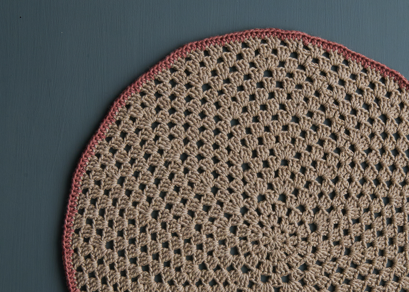 Granny Circle Placemats in Cotton Pure | Purl Soho