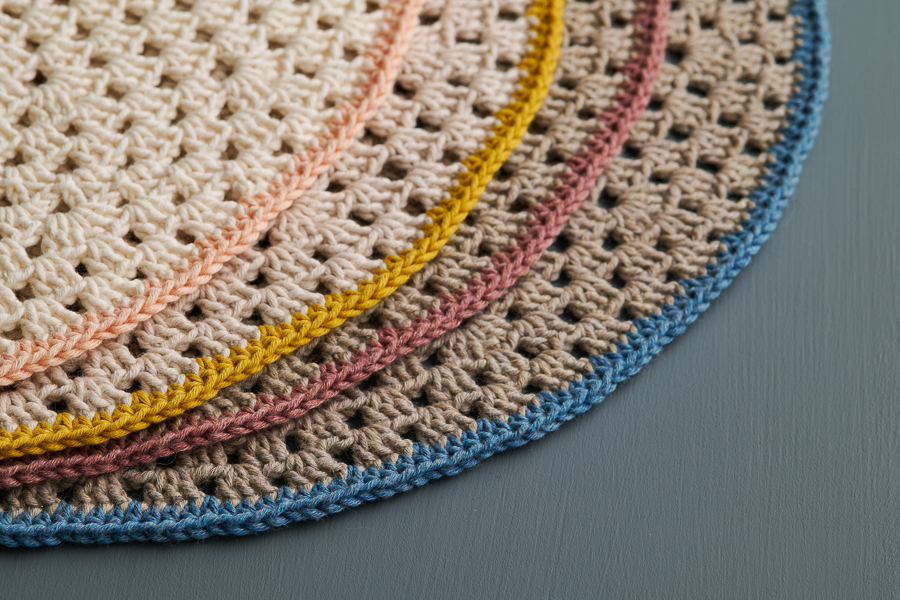 Granny Circle Placemats in Cotton Pure | Purl Soho