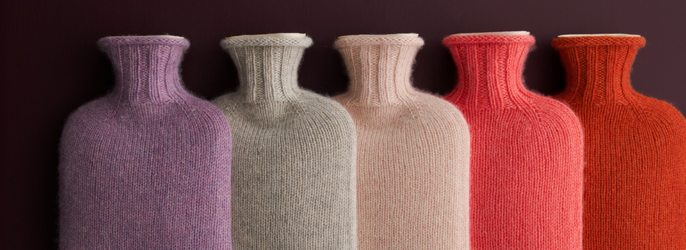 Free Warm Wishes Hot Water Bottle Cover knitting pattern, a perfect gift knit in Purl Soho's pure cashmere Nigh DK yarn.